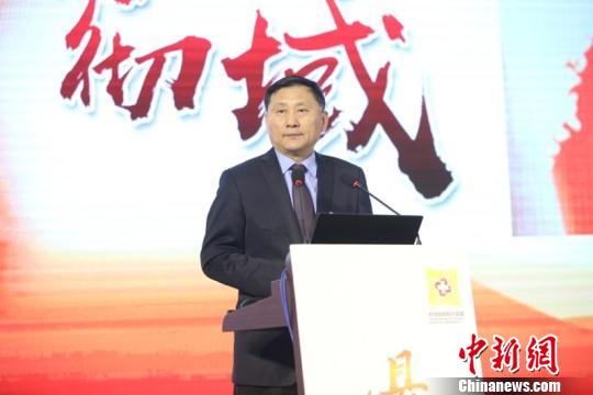 中国县域医院院长联盟执行主席、北京大学第一医院心内科和心脏中心主任霍勇表示，价值医学致力于打造平衡医疗费用和患者利益，以患者利益为导向的医学模式。　芊烨 摄