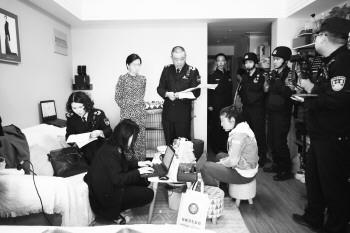 拿生鸡腿练双眼皮缝合 小心“整容”变“毁容”