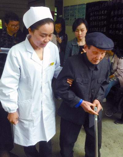麻风村护士刘大飞：病人的心灵守护者