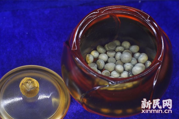 上海骨灰新处理方式“生命晶石”推出一年 仅180个家庭选择