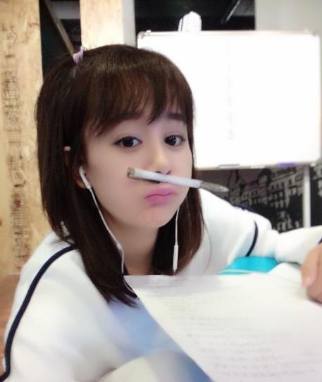 李小璐梁小冰领衔娱乐圈沦为网红脸的10大女星