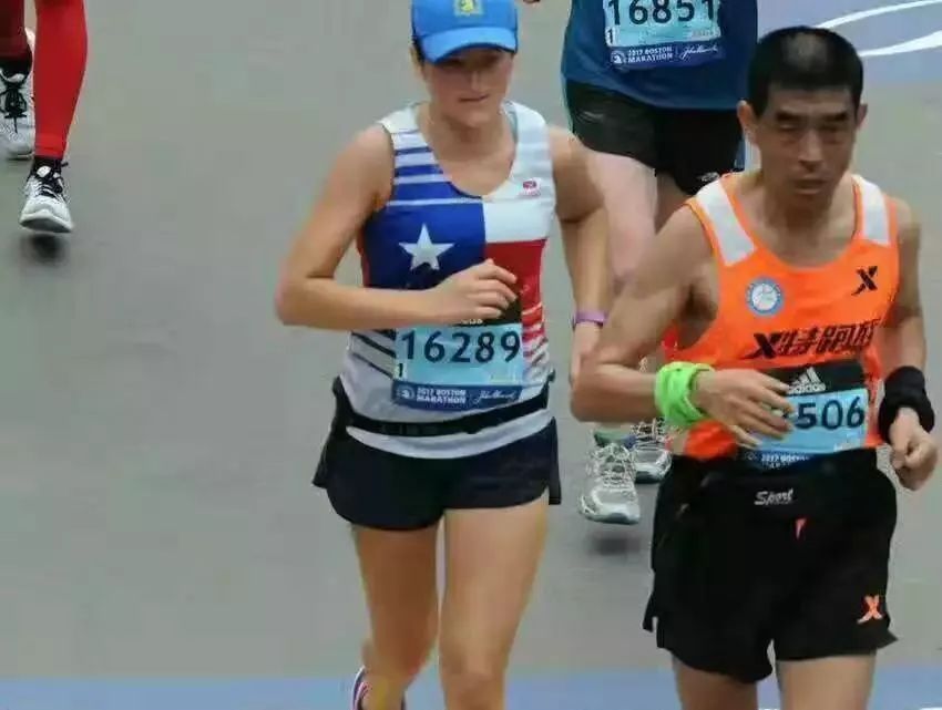 他是中国马拉松第一人的徒弟，他是中国超马记
