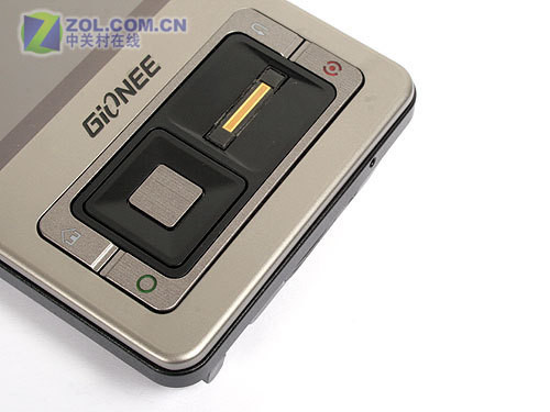 想看"艳照门"先过指纹关 金立V8800评测 