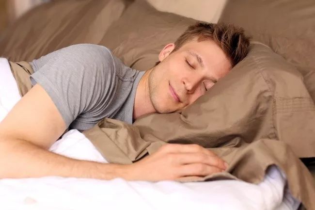 达芬奇睡眠法，一天只睡2小时就精神百倍？