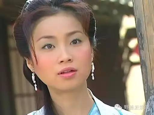 当过港姐,拍过三级片,她却靠卖鱼蛋攀上人生