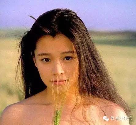 当过港姐,拍过三级片,她却靠卖鱼蛋攀上人生