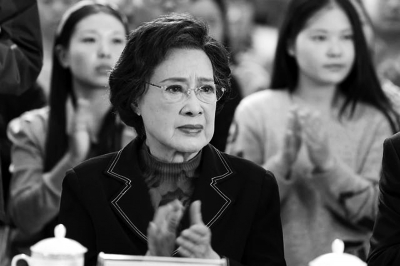 秦怡九十多岁挑战高原拍戏长寿秘诀心里不藏事儿