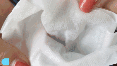 这个让脚层层脱皮的足膜,一边忍着恶心一边用