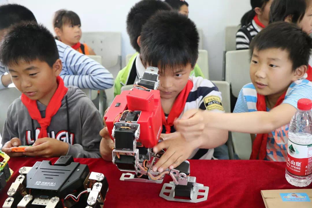 安徽巢湖:深化未成年人教育工作 让学生成有大爱的人