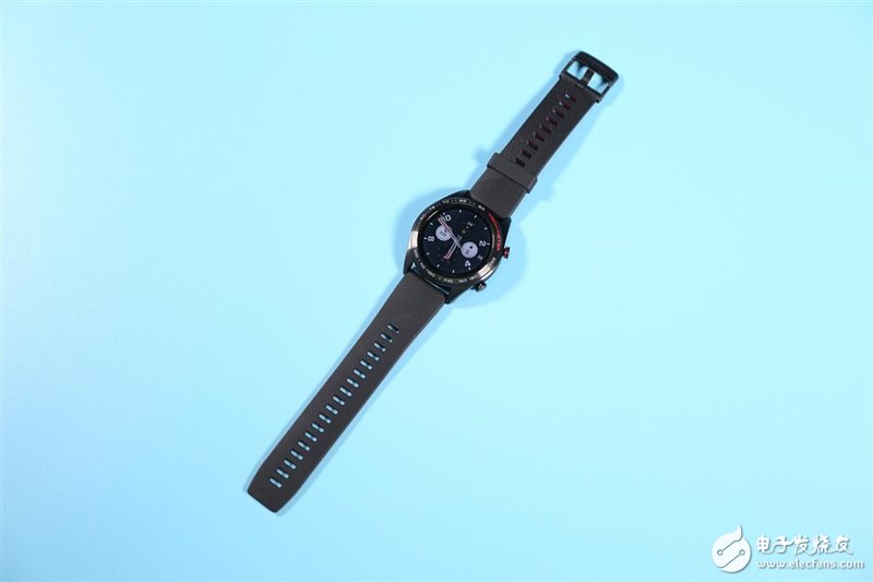 荣耀手表评测 精雕细琢的称职生活助理定位精准的腕上运动教练