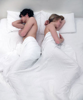 情感两性:如何与老公“性”沟通 让床上关系更亲密【组图】(1)_心理健康_光明网