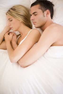 情感两性:如何与老公“性”沟通 让床上关系更亲密【组图】(1)_心理健康_光明网