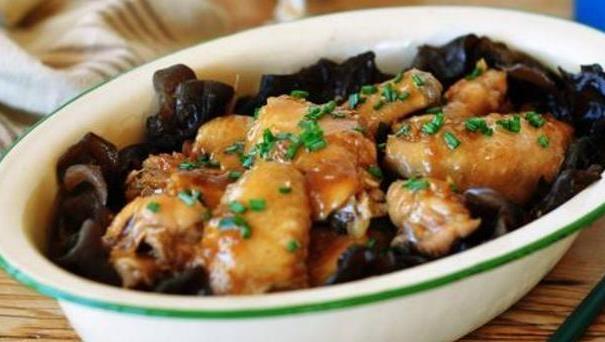 葱油鸡腿和炒素鸡或是番茄炒豆腐,做一桌菜就够了!