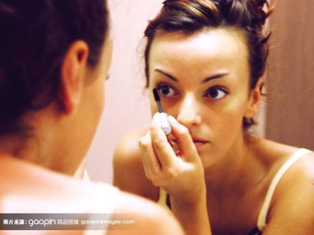 怎么消除眼袋和黑眼圈 既简单又容易