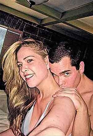 美国女记者乔装顾客暗访男妓 裸身共洗“鸳鸯浴”(组图)