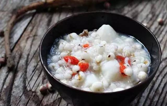 这才是红豆薏米水的正确做法，98%的人都煮错了！难怪喝再多都没用！