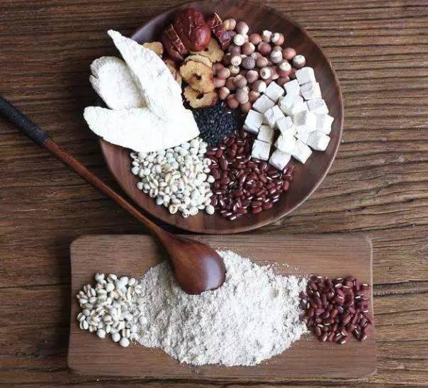 这才是红豆薏米水的正确做法，98%的人都煮错了！难怪喝再多都没用！