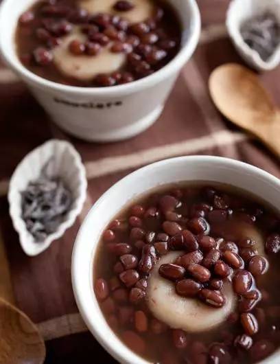 这才是红豆薏米水的正确做法，98%的人都煮错了！难怪喝再多都没用！