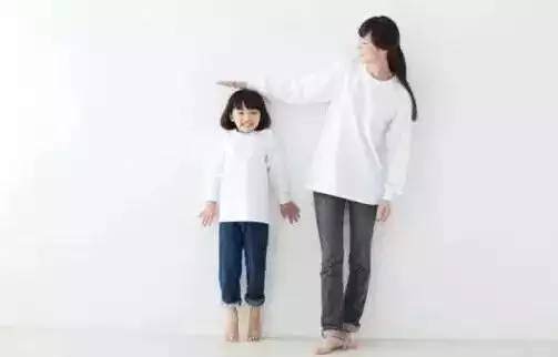 十大“催熟”孩子的食物黑名单！最后一个，有的小孩天天都在吃！