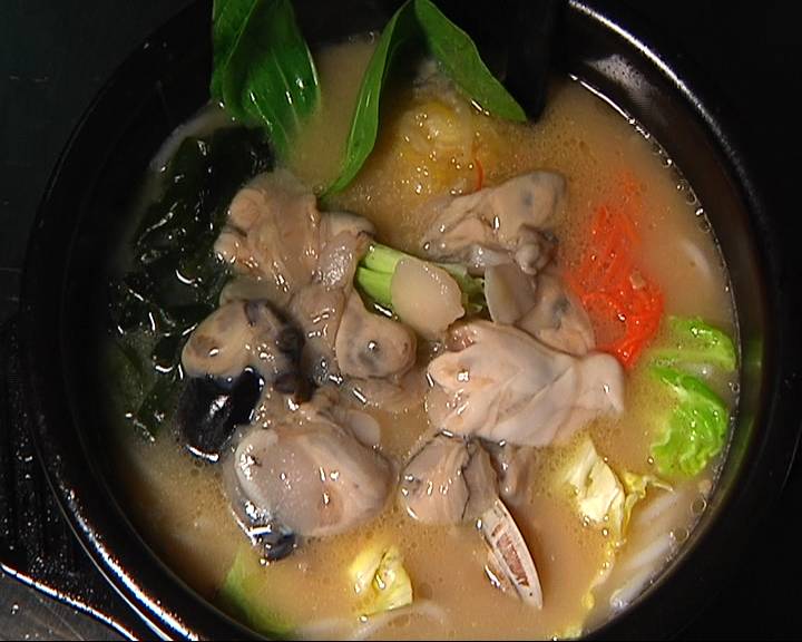 初冬时节 吃生蚝米线补补“蛎”量