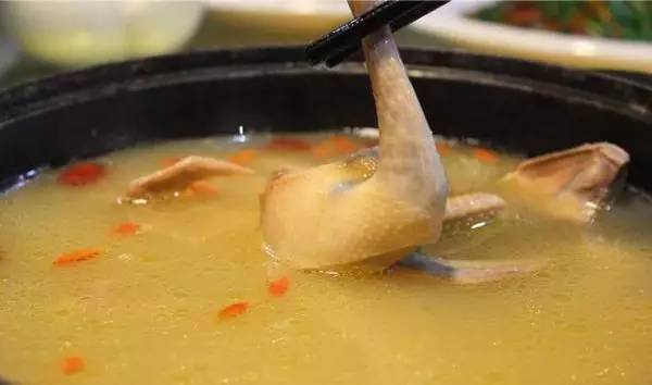 9.8蚊一只平靓正乳鸽,隐藏在从化风云岭的平民饭堂!吃过都回头!