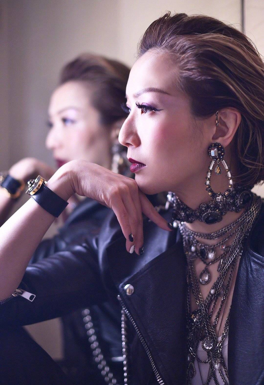 郑秀文懒理黄心颖怀孕,积极备战个唱,称没有永远的不可能