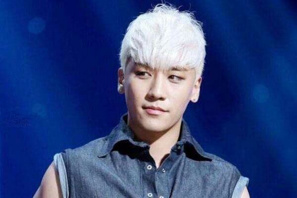 同是韩星差距大,金宇彬罹癌2年无收入仍捐款,再看胜利等人