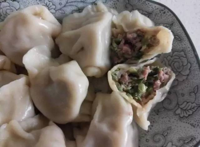 爱吃槐花的青岛银赶紧看 最全吃法都在这了 爱吃槐花的青岛银赶紧看 最全吃法都在这了