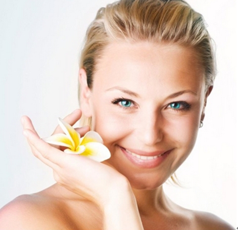 冰释盛夏高温护肤尴尬 快速科学美白去痘印