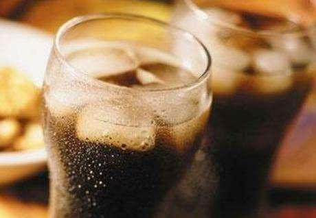 醉酒后大量喝蜂蜜水管用吗 蜂蜜水解酒喝得越多越伤肝?