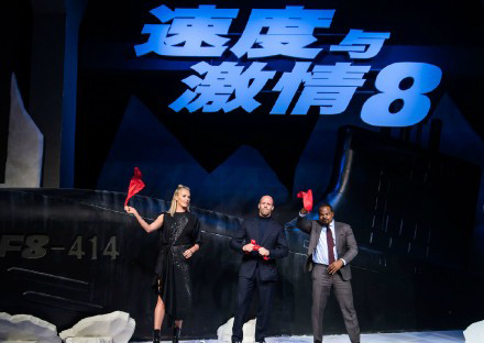 历史性时刻:外国郭达和中国郭达合影了