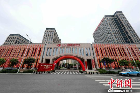 历经7个月试运营,厦大附属厦门眼科中心正式开业。供图 历经7个月试运营,厦大附属厦门眼科中心正式开业。供图