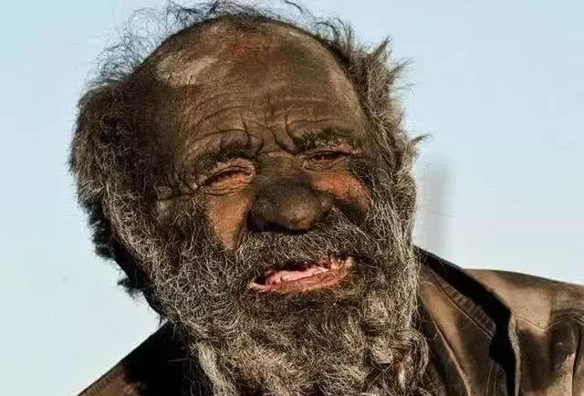 最近火了“变态”吉尼斯:女孩17厘米破纪录,网友:韧性了得!