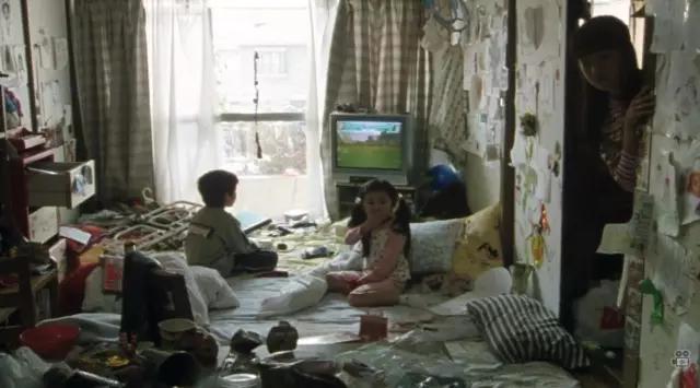 “我11岁,爸妈为了减租,把我卖给了恋童癖。”