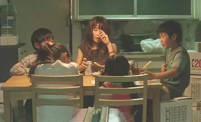 “我11岁,爸妈为了减租,把我卖给了恋童癖。”