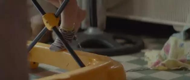 “我11岁,爸妈为了减租,把我卖给了恋童癖。”