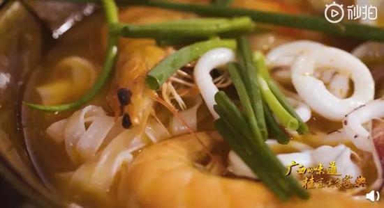 老友粉柠檬鸭和芋头扣肉 这里让人想去吃上半个月