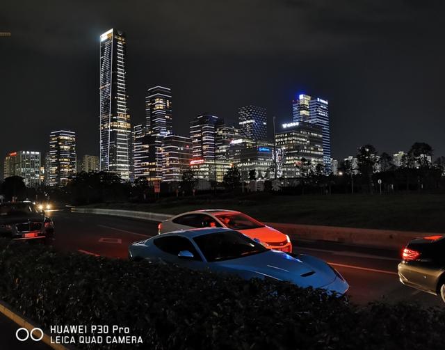 华为P30国行版发布，网友：之前还在纠结，这下选定Reno了