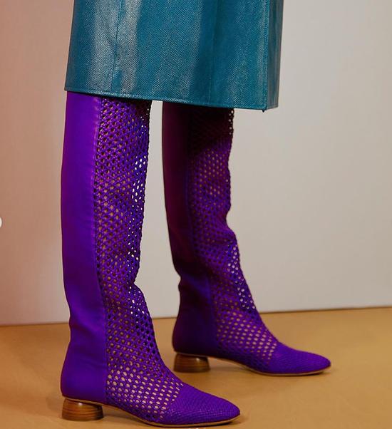 到底什么颜色 穿在身上显得更贵?