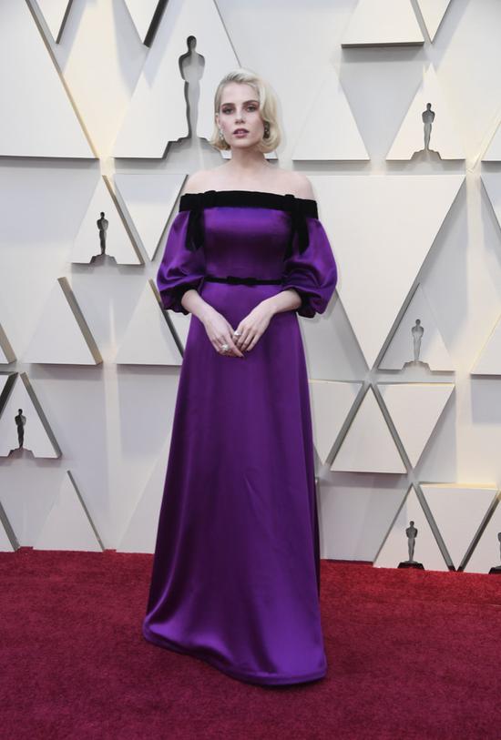 到底什么颜色 穿在身上显得更贵?