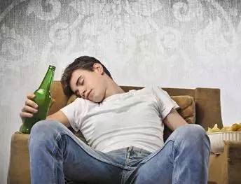 这样做可以解酒?这些土办法千万不能用!小心丢了自己的命!