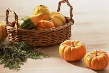 盘点食物里的“排毒高手”
近些年来,“排毒”成为一个流行词汇。其实,从严格意义上来说,排毒并不是一个严谨的科学用语,并且至今没人能很明确地表述这个概念。但合理的膳食可以减少体内代谢废物和肠道发酵毒素的产生,可以提高人体的解毒功能。【详细】
卫生健康|健康图集