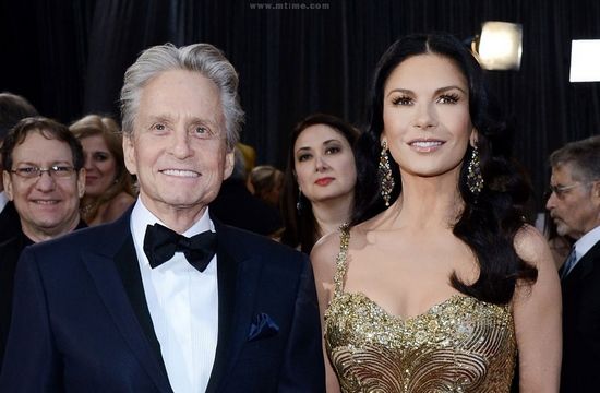 著名影星道格拉斯自爆口交致喉癌 医生批无意义