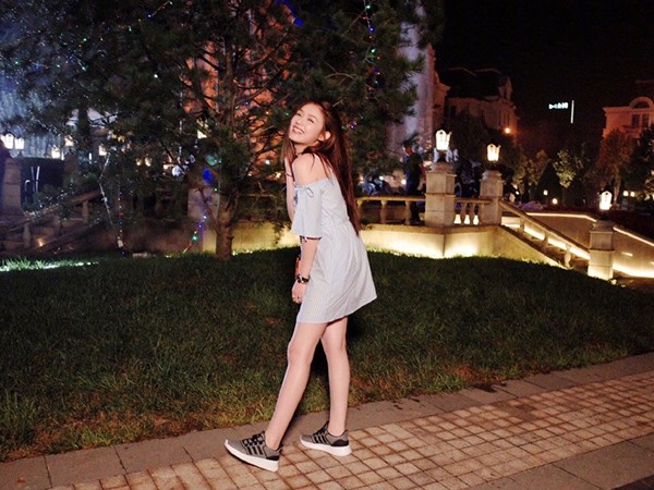 “杨幂站”上热搜 女星站姿其实都藏着心机