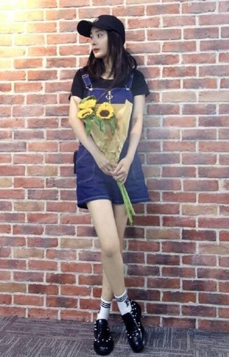 “杨幂站”上热搜 女星站姿其实都藏着心机