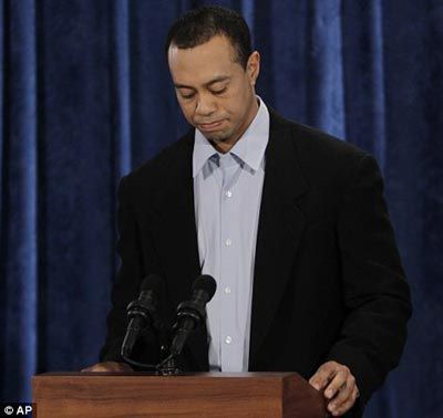 上个月,伍兹在佛罗里达州公开向妻子和孩子道歉。