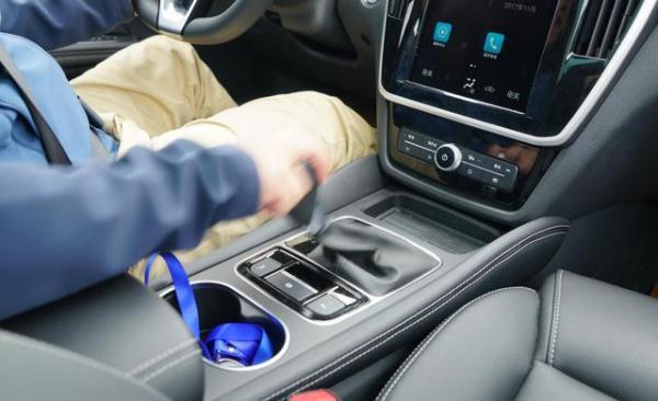 新手开车上路技巧 新手上路驾驶指南