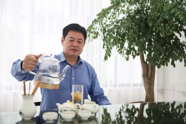 听说白枇杷花茶28000元一公斤,你喝过吗?