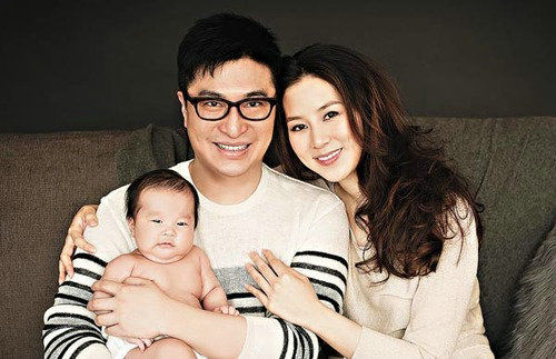 徐子淇否认同吃爆米花