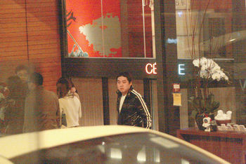 林忠豪名贵跑车接庄思敏